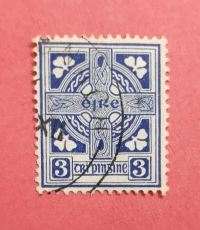 Issue:    Ireland 1992 Symbol Stamp Type:   Stamp Number of Stamps:   4 Stamps Denomination:   3  EUR Issue Date:   1992 Issued By:    Australia Pos