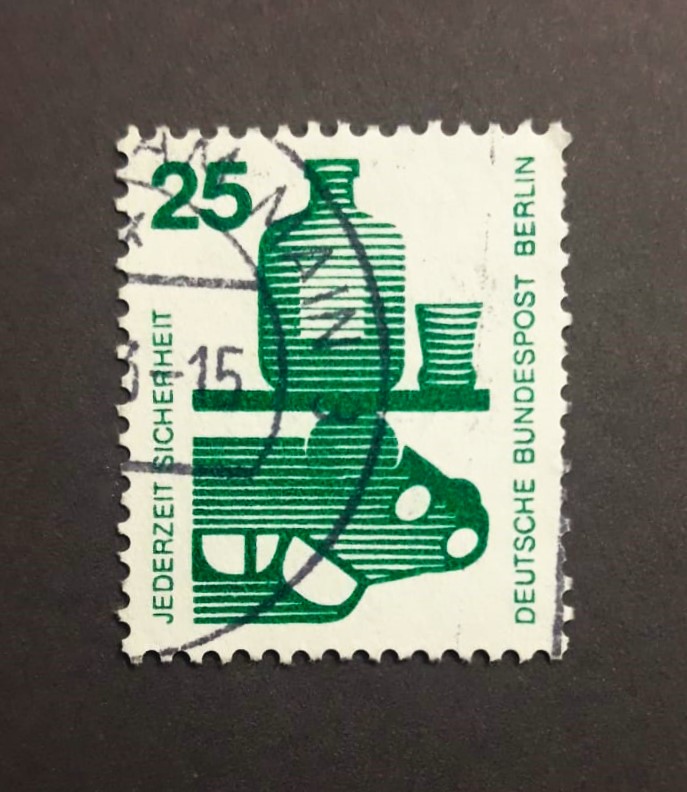 Issue:  Germany Berlin Safety At All Times Stamp Type:   Stamp Number of Stamps:   1 Denominations:   25 PF Issue Date:   1971 Issued By:   Germany Deutsche Post ( Deutschland )