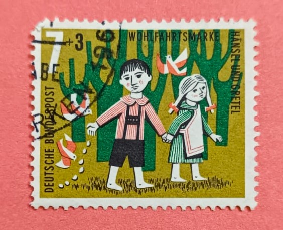 Issue:   Germany 1961 Welfare Brand Hansel And Gretel Stamp Type:   Stamp Number of Stamps:   1 Denominations:    7 + 3  PF Issue Date:   1961 Issued By:   Germany Deutsche Post ( Deutschland )