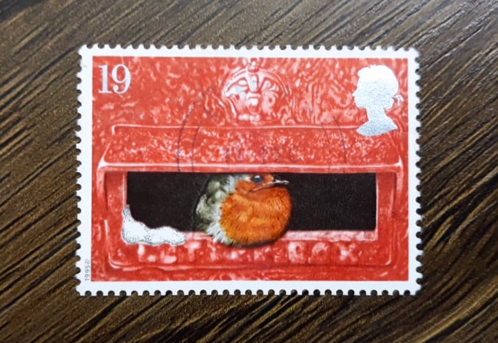 Issue:    UK 1995 Letterbox Bird Stamp Type:   Stamp Number of Stamps:   1 Stamps Denomination:   19 P Issue Date:   1995 Issued By:   Royal Mail, United Kingdom