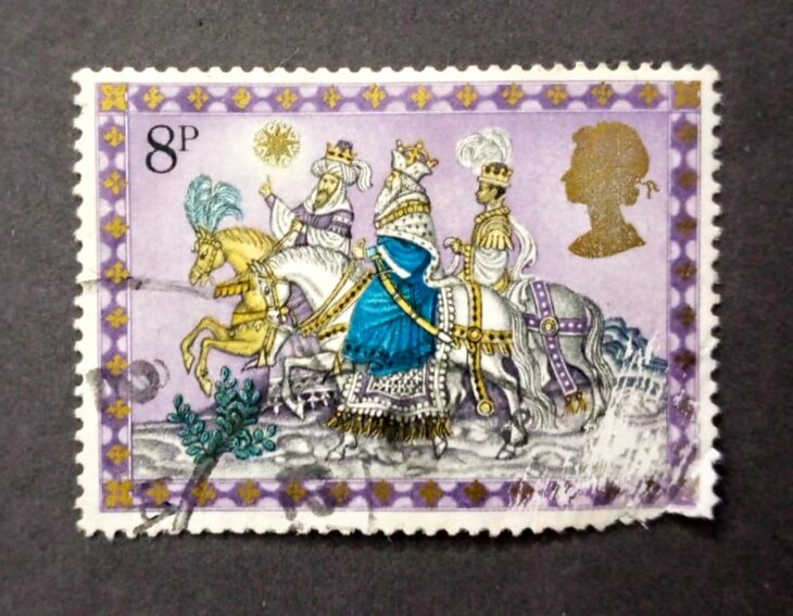 Issue:    UK 8P Christmas Three King 1979 Stamp Type:   Stamp Number of Stamps:   2 Stamps Denomination:   8 P Issue Date:   1979 Issued By:   Royal Mail, United Kingdom