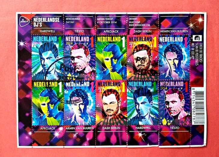 Issue:    Netherlands DJs 2014 Souvenir Sheet Type:    Souvenir Sheet Number of Stamps:   10 Stamps Denomination:    1, 1 ,1 , 1, 1, 1, 1, 1, 1, 1, Issue Date:    2014 Issued By:   Netherland Post