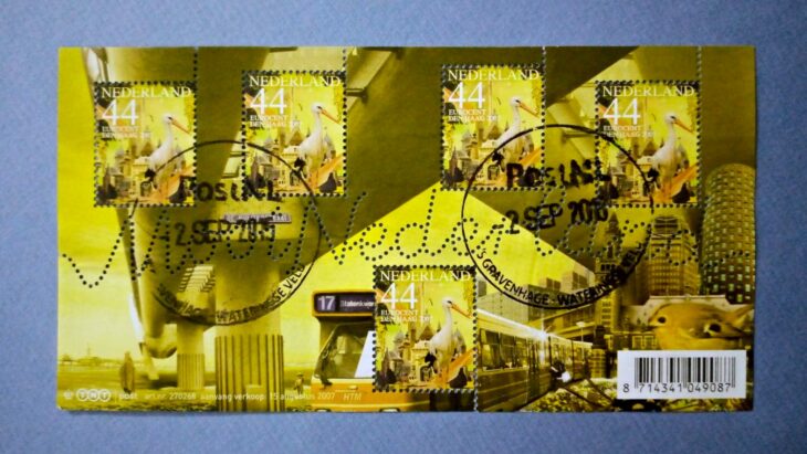 Issue:     Netherlands Mooi Den Haag Netherlands 2007 Mini Sheet Type:      Souvenir Sheet Number of Stamps:     5 Stamps Denomination:      44C,  44C,  44C,  44C, Issue Date:      2007 Issued By:     Netherland Post 