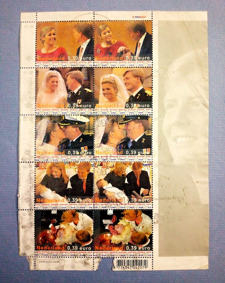 Issue:     Netherland Royal Family King Willem & Alexander 2004 Souvenir Sheet Type:      Souvenir Sheet Number of Stamps:     1o Stamps Denomination:      0,39 E  Issue Date:      2004 Issued By:     Netherland Post 