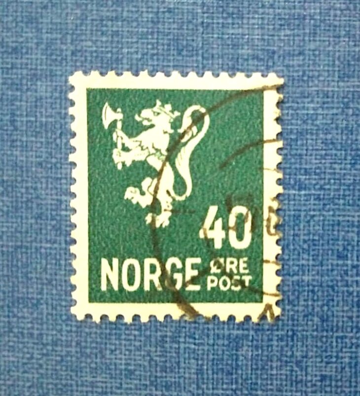 Issue:     Norway 1940 lion Series 40 ore Stamp Type:      Stamp Number of Stamps:      1 Denominations:       40 ore, Issue Date:      1940 Issued By:     Norway Post 