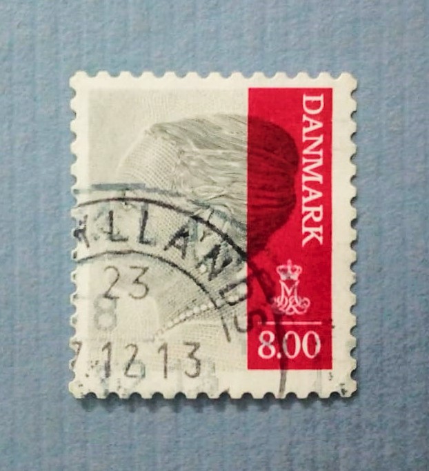 Issue:     Denmark Queen Margrethe II 2011 Stamp Type:     Stamp Number of Stamps:     1 Stamps Denomination:     8.00 DKK Issue Date:      2011 Issued By:     Denmark Post