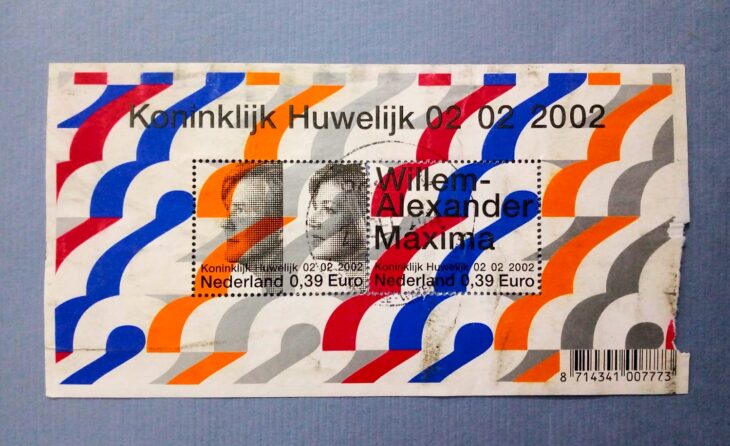 Issue:     Netherland Royal Wedding King Willem Alexander Queen Maxima 2002 Mini Sheet Type:      Souvenir Sheet Number of Stamps:     2 Stamps Denomination:      0,39 Euro,  0,39 Euro Issue Date:      2002 Issued By:     Netherland Post
