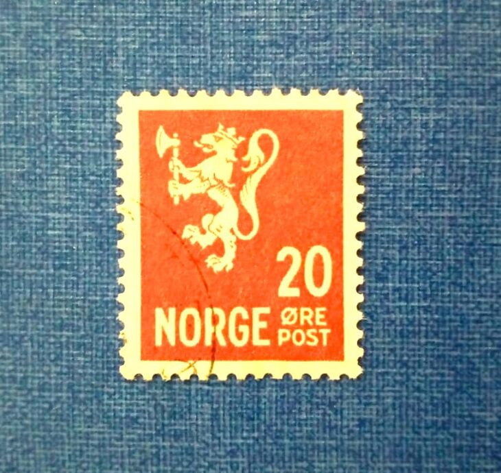 Issue:     Norway 1940 lion Series 20 ore Stamp Type:      Stamp Number of Stamps:      1  Denominations:      20  ore, Issue Date:       1940 Issued By:      Norway Post 