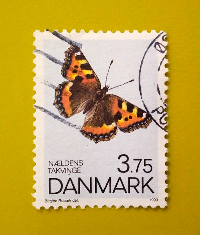 Issue:     Denmark Butterfly 1993 Stamp Type:     Stamp Number of Stamps:     1 Stamps Denomination:         3.75  DKK, Issue Date:      1993 Issued By:     Denmark Post 