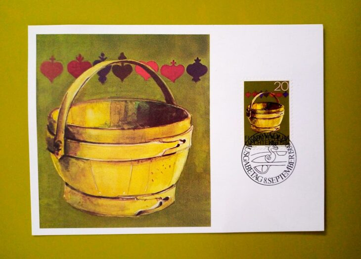 Issue:      Liechtenstein Bucket 1980 FDC Postcard Type:      Postcard Number of Stamps:      1 Denominations:      20 y Issue Date:      1980 Issued By:      Europe Post 