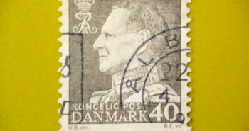 Issue:     Denmark King Frederik IX 1961 Stamp Type:     Stamp Number of Stamps:     1 Stamps Denomination:       40 DK, Issue Date:       1961 Issued By:     Denmark Post 