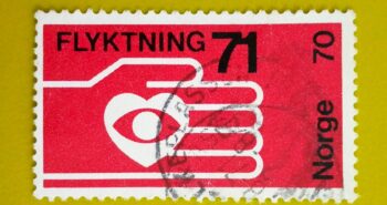 Issue:     Norway Refugee 1971 Stamp Type:     Stamp Number of Stamps:       1 Denominations:         70 K Issue Date:       1971 Issued By:      Norway Post  