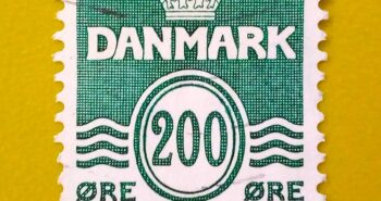 Issue:     Denmark Wavy Lines Series 200 ore Stamp Type:     Stamp Number of Stamps:       1 Stamps Denomination:         200 ore , Issue Date:       Issued By:     Denmark Post