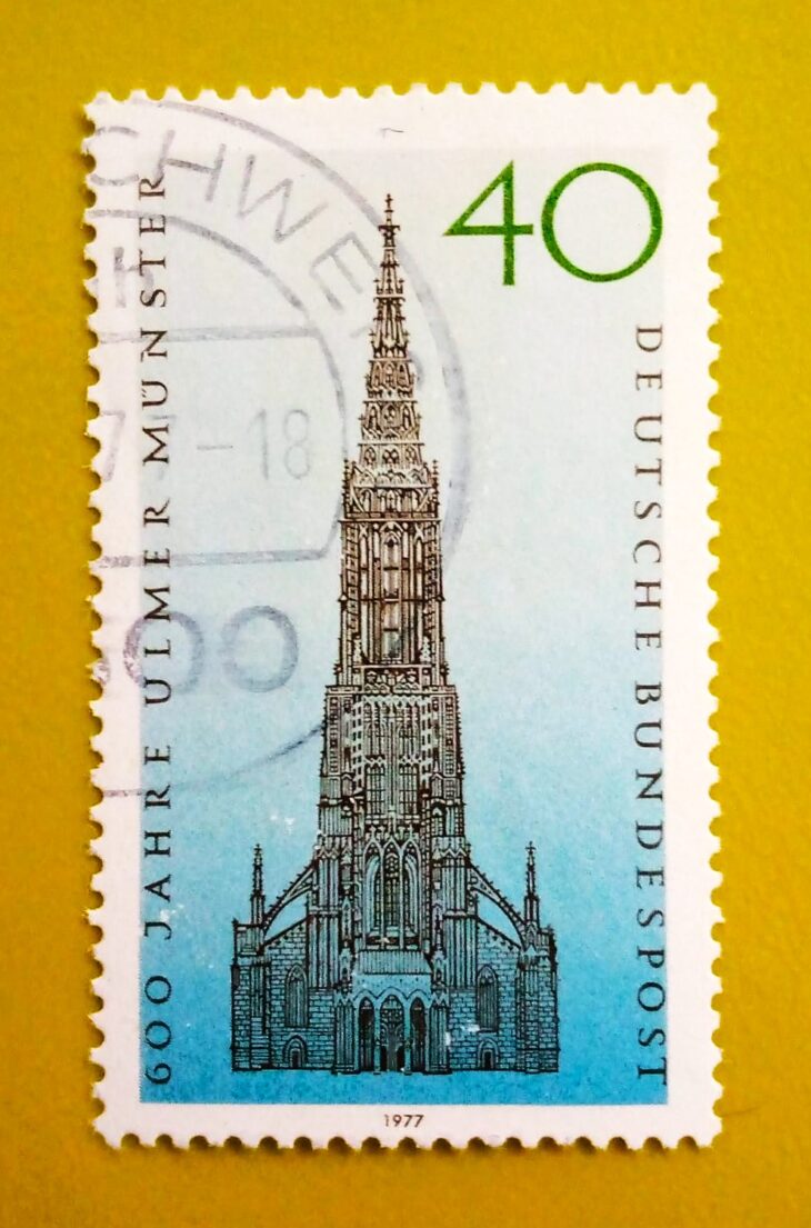 Issue:        Germany 600 Years of Ulm Minster 1977 Stamp Type:        Stamp Number of Stamps:            3 Denominations:            40  PF , Issue Date:             1977 Issued By:        Germany Deutsche Post ( Deutschland ) 