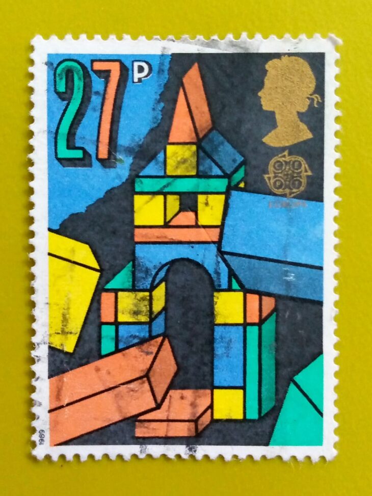 Issue:         Great Britain Games & Toy 1989 Stamp Type:         Stamp Number of Stamps:          1 Stamps Denomination:           27 ​​ p, Issue Date:          1989 Issued By:         Royal Mail, United Kingdom 