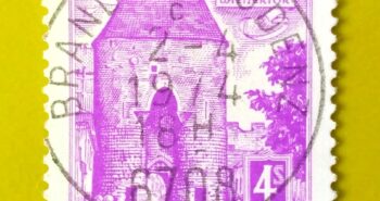 Issue:      Austria Buildings Vienna Gate Hainburg Stamp Type:      Stamp Number of Stamps:        1 Stamps Denomination:         4 S, Issue Date:         1960 Issued By:      Austria Post 