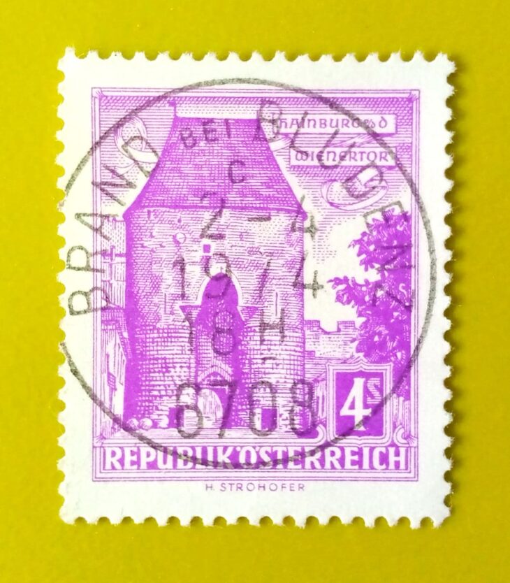 Issue:      Austria Buildings Vienna Gate Hainburg Stamp Type:      Stamp Number of Stamps:        1 Stamps Denomination:         4 S, Issue Date:         1960 Issued By:      Austria Post 