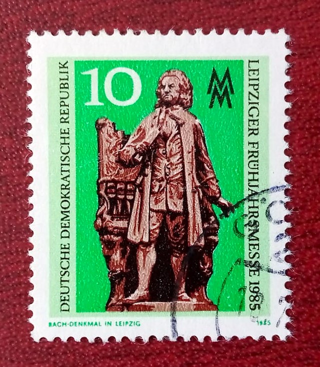 Issue:        Germany Democratic Republic Bach Monument in Leipzig 1985 Stamp Type:        Stamp Number of Stamps:        2 Denominations:         10 DDR, Issue Date:         1985 Issued By:        Germany Deutsche Post ( Deutschland )