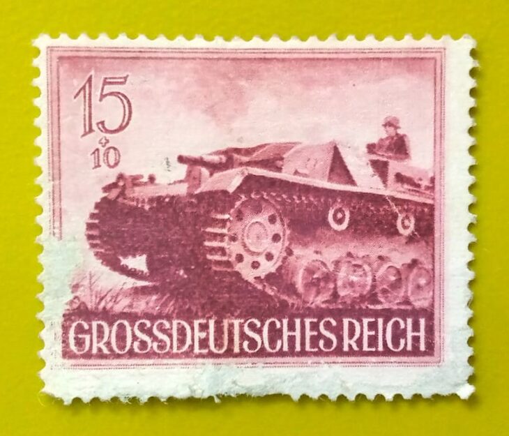 Issue:        Germany Third Reich Battle 1941 Stamp Type:        Stamp Number of Stamps:        1 Denominations:         15+10 PF, Issue Date:         1941 Issued By:        Germany Deutsche Post ( Deutschland )