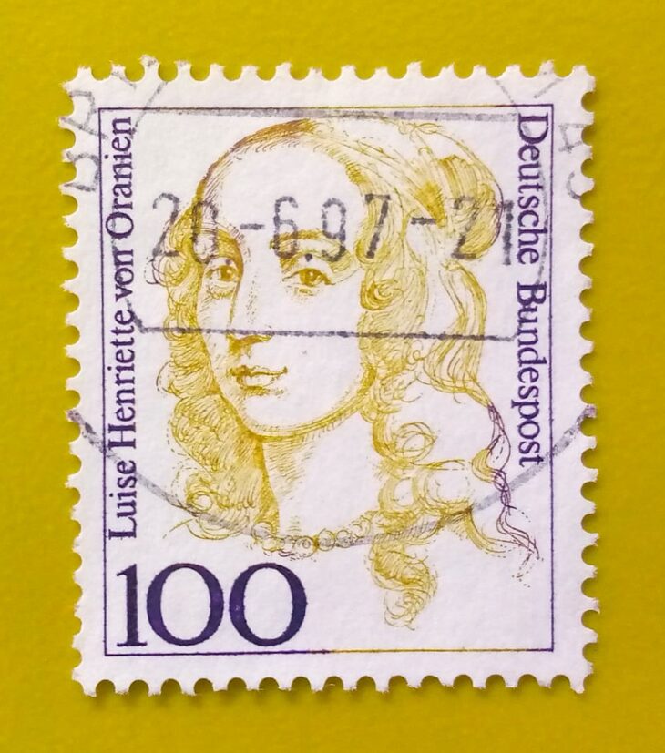 Issue:        Germany Luise Henriette von Oranien (Royal family) 1994 Stamp Type:        Stamp Number of Stamps:        1 Denominations:         100 PF Issue Date:         1994 Issued By:        Germany Deutsche Post ( Deutschland )
