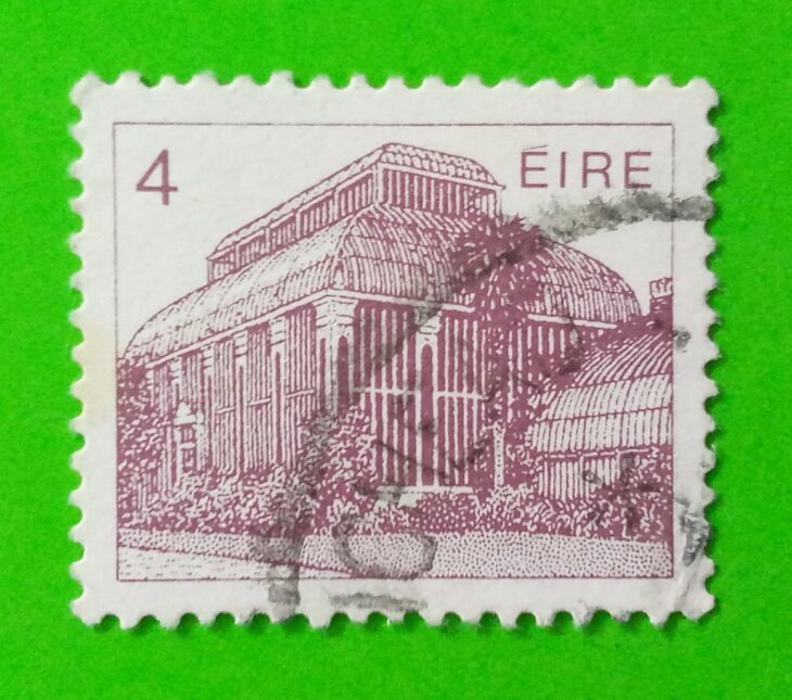 Issue:      Ireland The National Botanic Gardens 4p Stamp Type:      Stamp Number of Stamps:       5 Stamps Denomination:        4 P, Issue Date:       1982 Issued By:      Ireland Post 