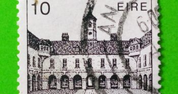 Issue:      Ireland Dr Steevens Hospital 1733 Stamp Type:       Stamp Number of Stamps:         1 Stamps Denomination:        10 P, Issue Date:        1982 - 1990 Issued By:      Ireland Post 