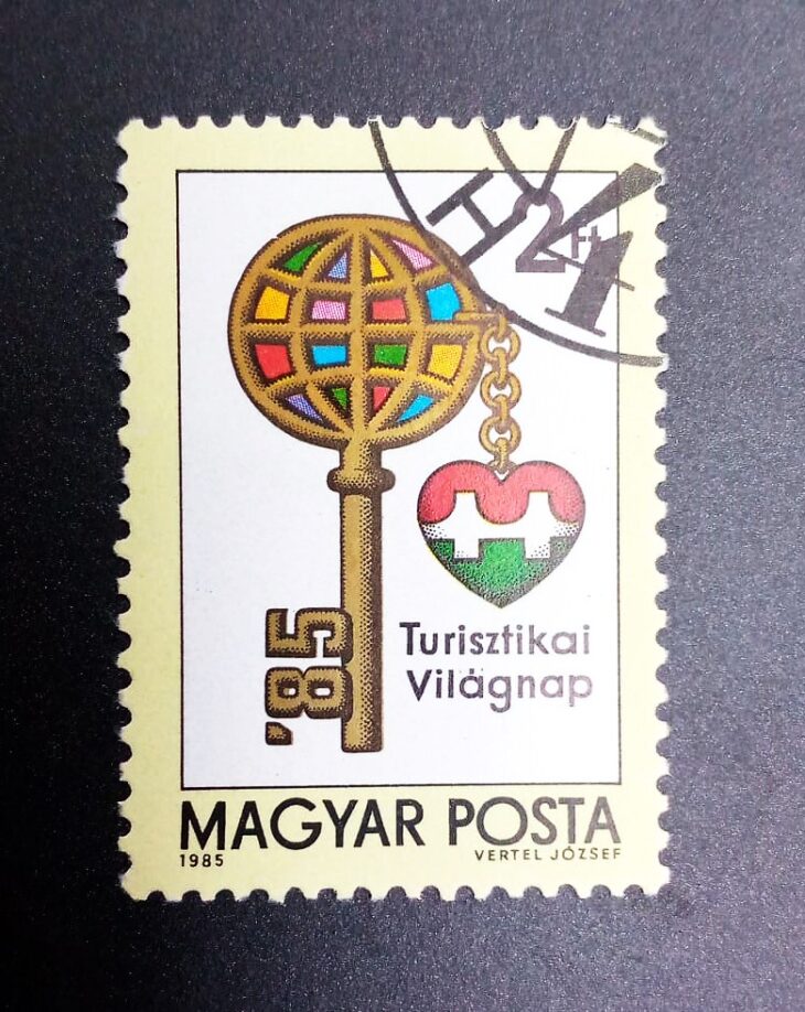 Issue:       Hungary World Tourism Day 1985 Stamp Type:       Stamp Number of Stamps:         1 Denominations:        2 Ft, Issue Date:         1954 Issued By:        Hungary Post 